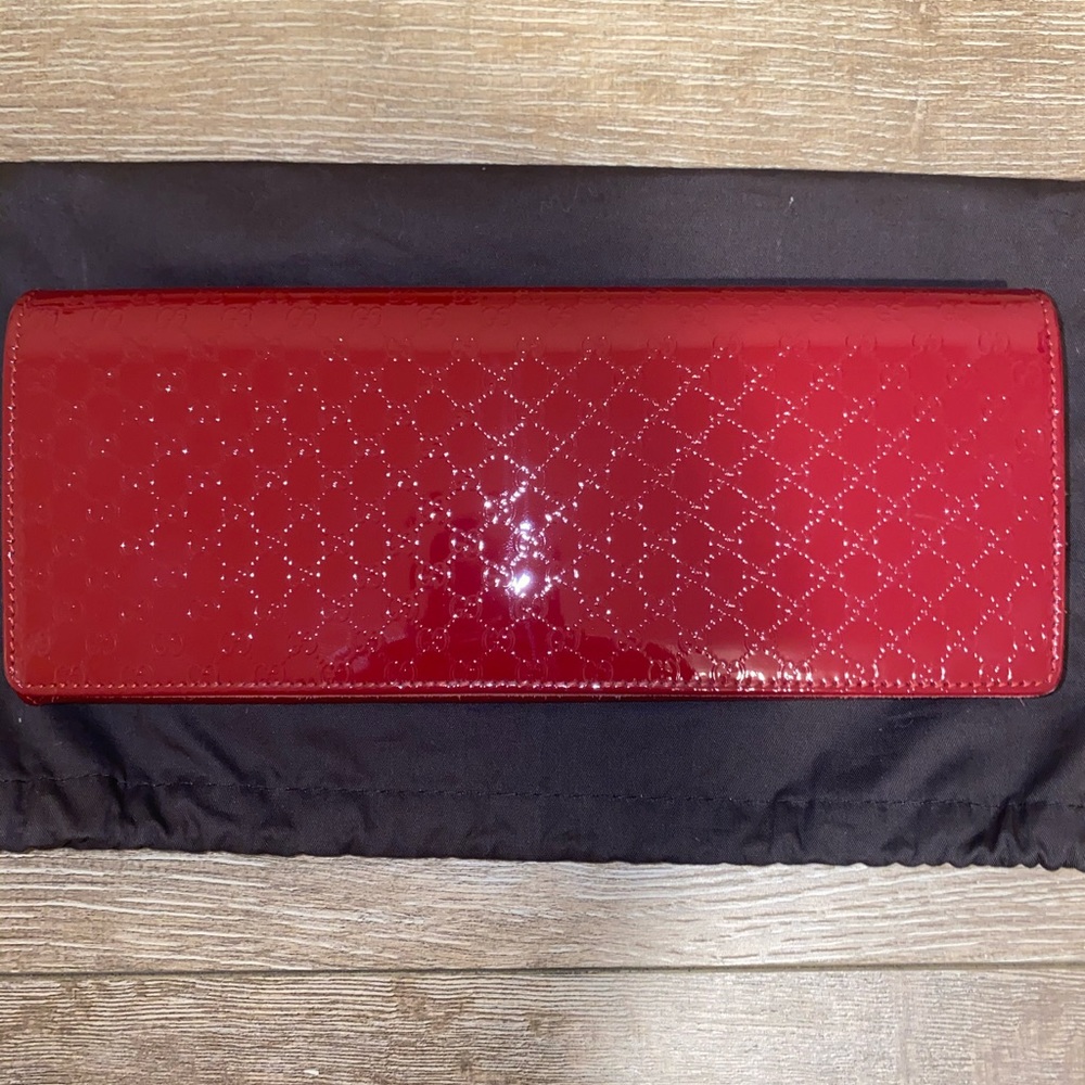 Gucci Red Clutch Microguccissima Patent Gg logo
